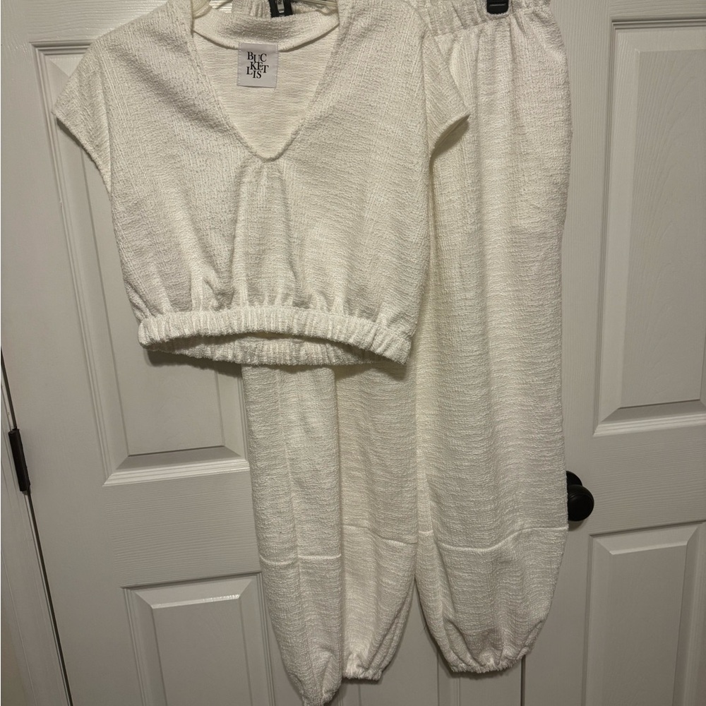 BUCKETLIST Cream Textured set